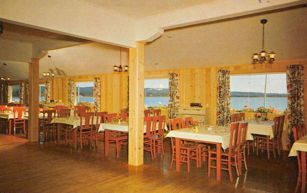 Portage Point Resort (Portage Point Inn) - Vintage Postcard